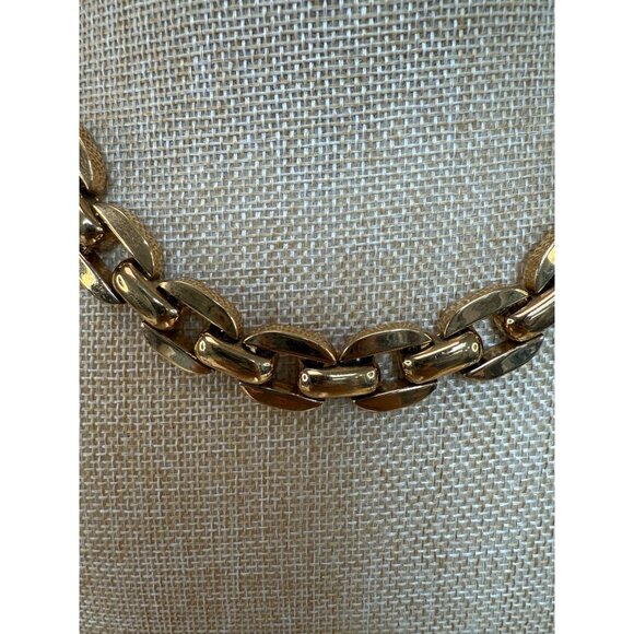 Avon J Gold Tone Chain Link Necklace 16-18 Inches Vintage Jewelry Classic Chic A - Picture 3 of 6